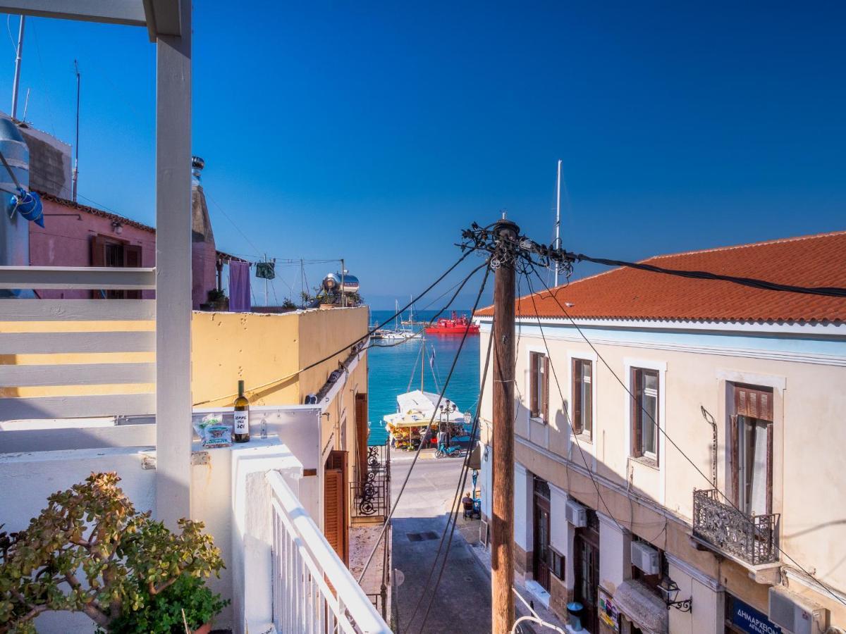 Apartmán The Roof - Flat Sea View In Aegina Town Exteriér fotografie